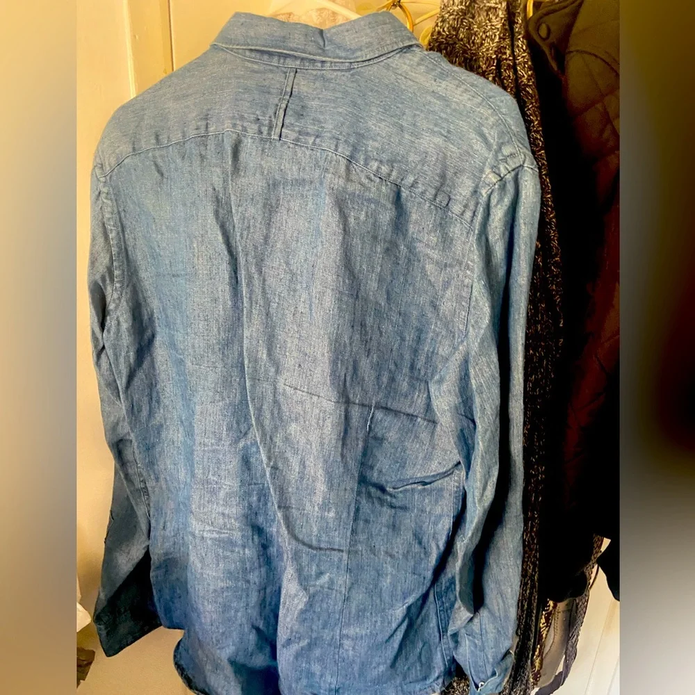 Banana Republic Light Denim Blue Casual Button-Down Shirt